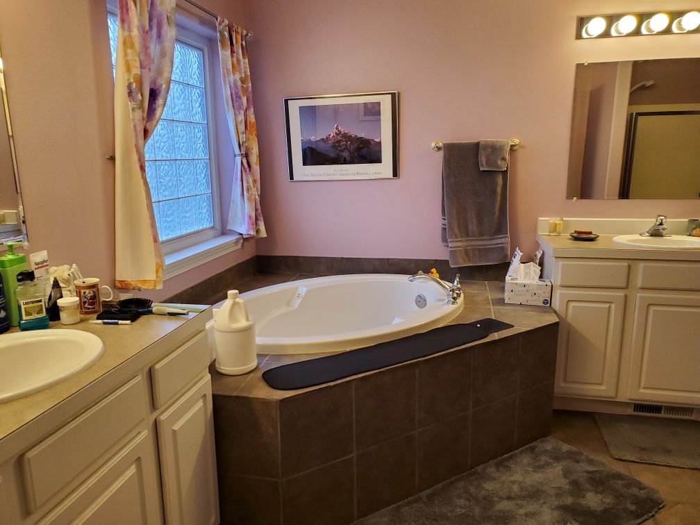 04 Former Spa Tub